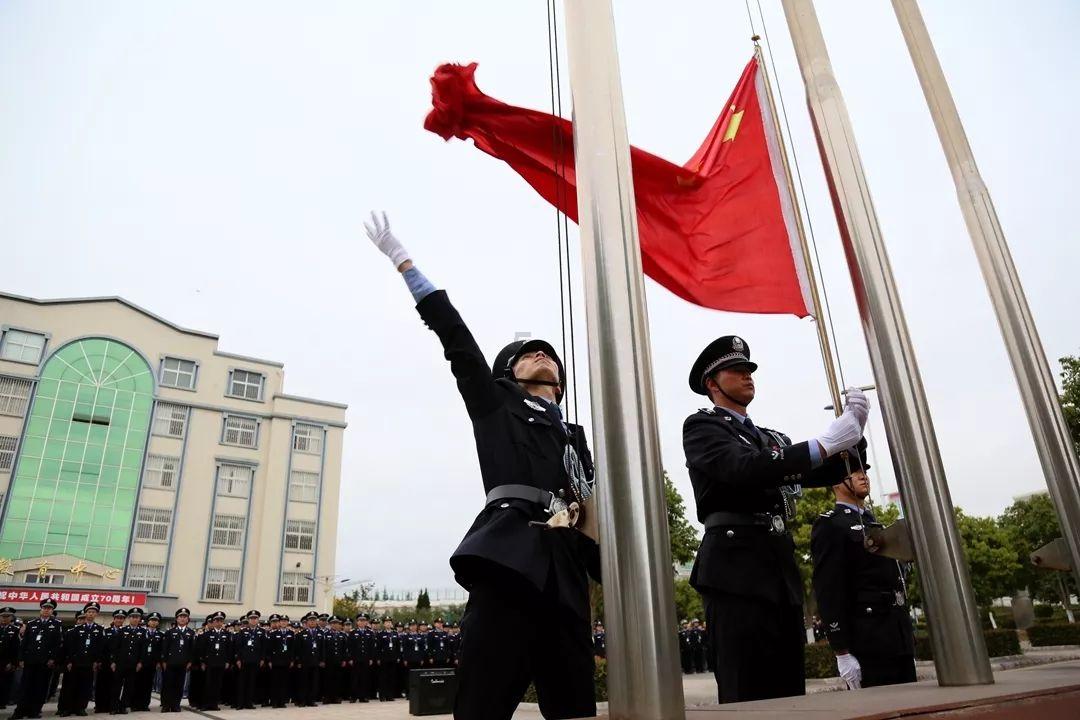 啜妮:父亲是一级演员,被陈道明赏识,如今33岁却不想红